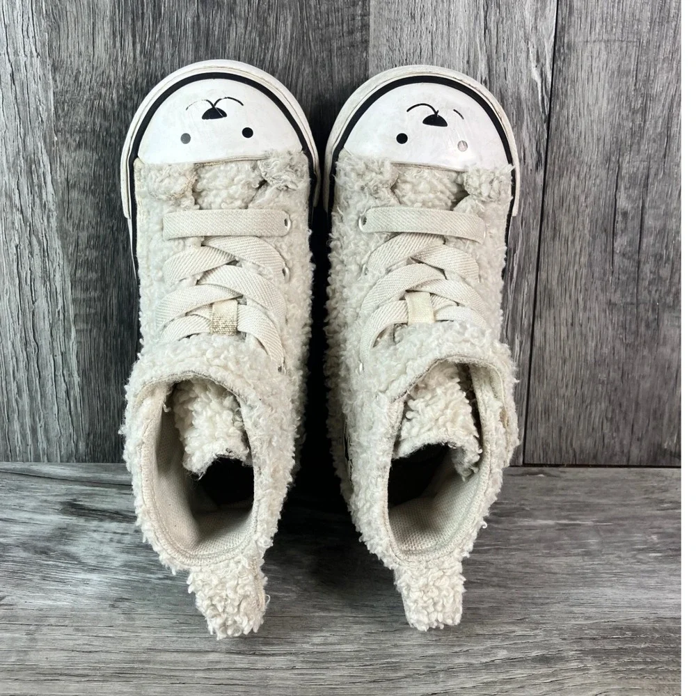 Converse Chuck Taylor All Star Infant 6 Sherpa Polar Bear High Top Shoes A07960C